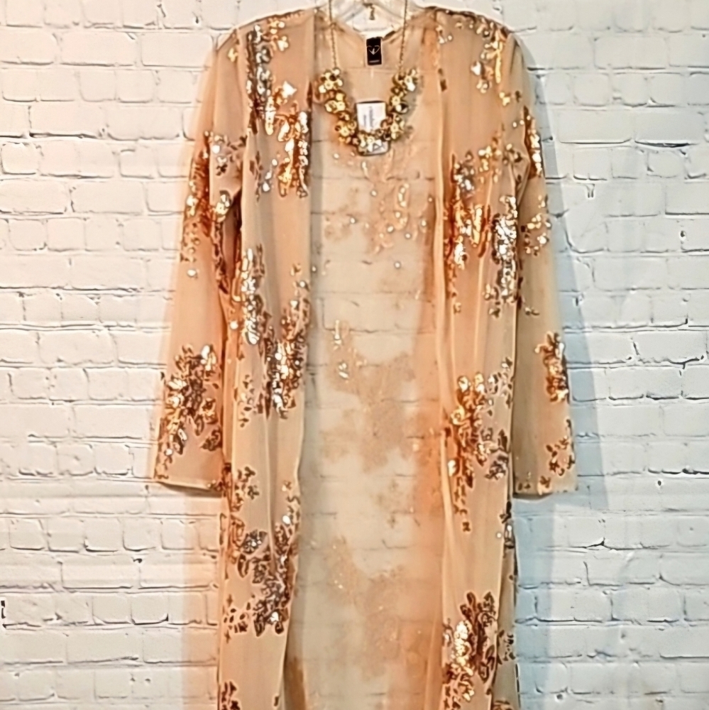 Windsor Shrug (M)  NWT